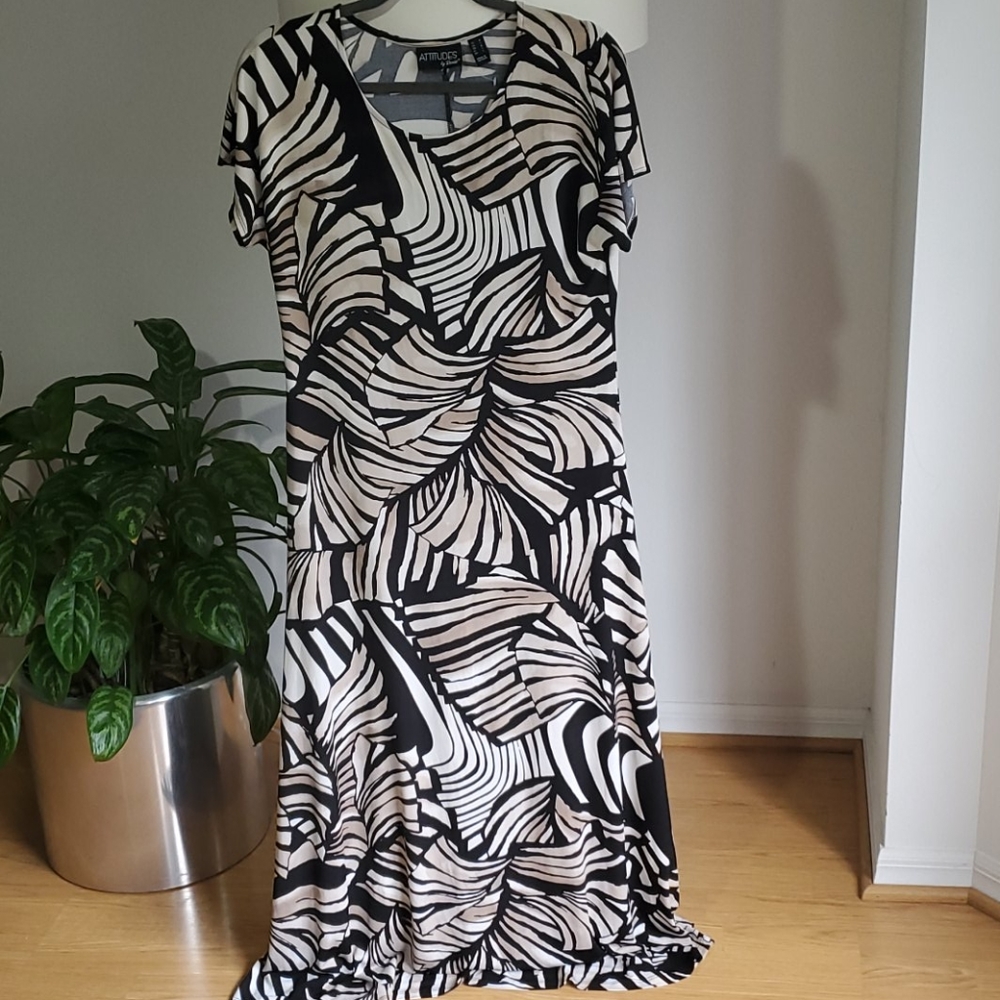 🏷🆕️Attitudes by Renee Long Maxi